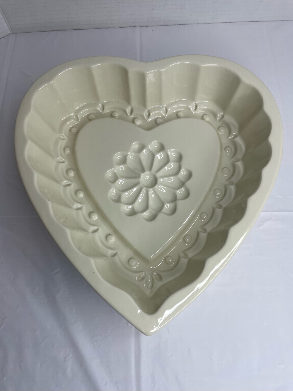 Home & Garden Ivory Stoneware Collection Heart Baking Dish